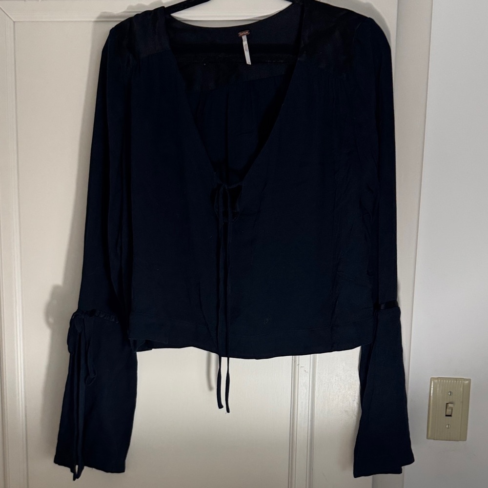 Free People Navy Whimsy Cropped Flowy Top SZ 10